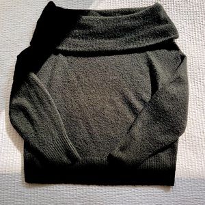 H&M OFF-SHOULDER KNIT SWEATER